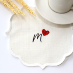 Söz Ve Nişan Için Damat Kahve Peçetesi (Kumaş Kokteyl Peçete) Tek Harfli Kırmızı Simli Kalp