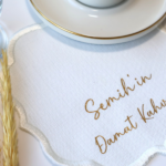 Söz Ve Nişan Için Damat Kahve Peçetesi (Kumaş Kokteyl Peçete) İsimli Damat Kahvesi (British)