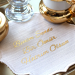 Söz Ve Nişan Için Damat Kahve Peçetesi (Kumaş Kokteyl Peçete) Benim Sende Bir Ömür Hatrım Olsun (Alex Brush)